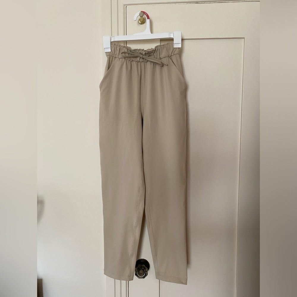 Lululemon || High-Waisted Taper Leg Pant || Size 0